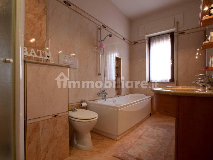 Detached house via Amipsia, Casal Palocco, Rome-42