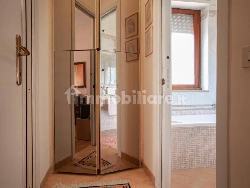Detached house via Amipsia, Casal Palocco, Rome-44