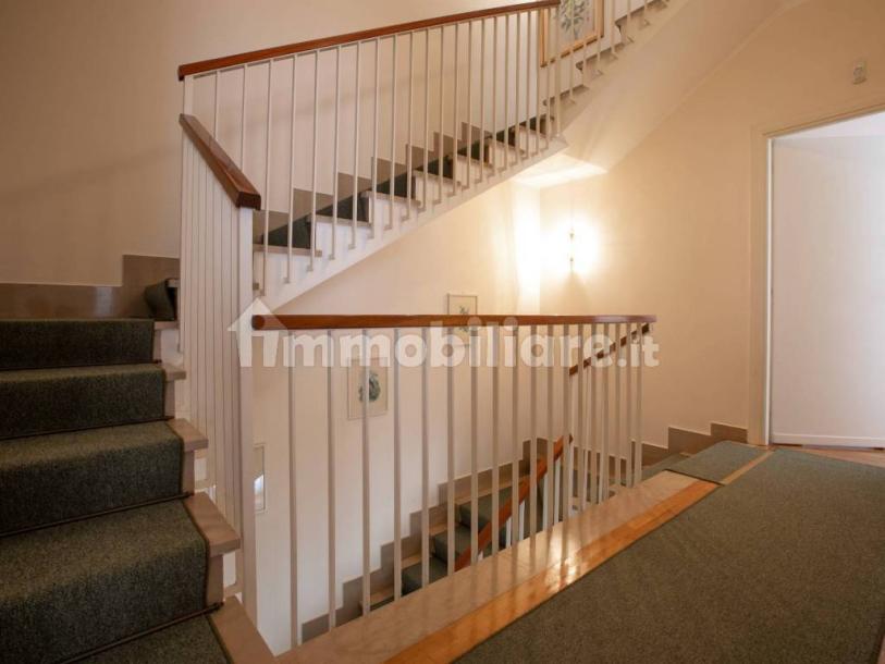 Detached house via Amipsia, Casal Palocco, Rome-48
