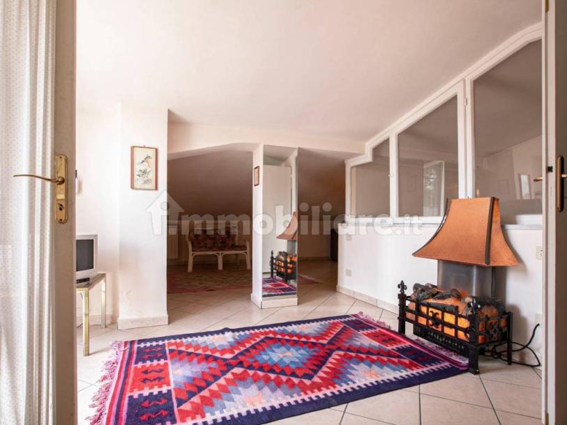 Detached house via Amipsia, Casal Palocco, Rome-50