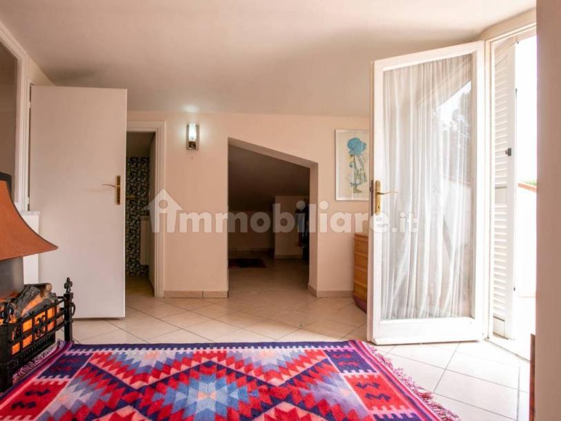Detached house via Amipsia, Casal Palocco, Rome-52