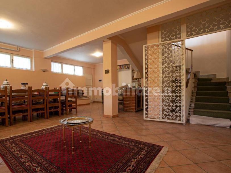 Detached house via Amipsia, Casal Palocco, Rome-55