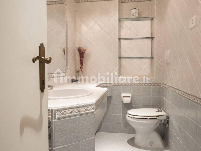 Detached house via Amipsia, Casal Palocco, Rome-57