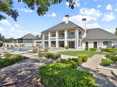 1257 Fetlock Way