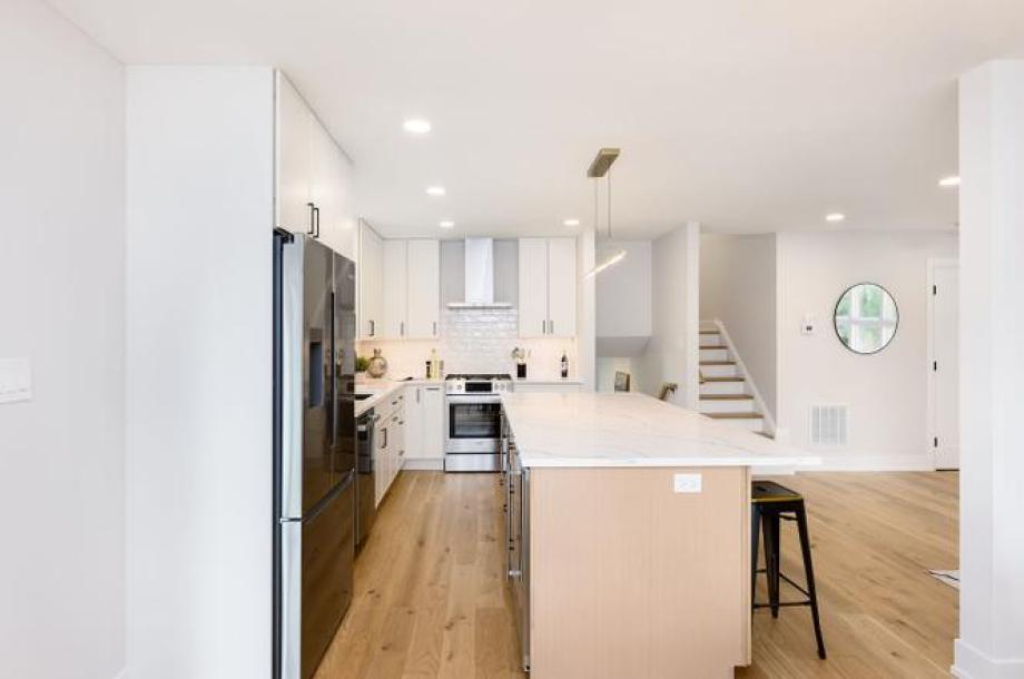 5028 Coyle Ave-3