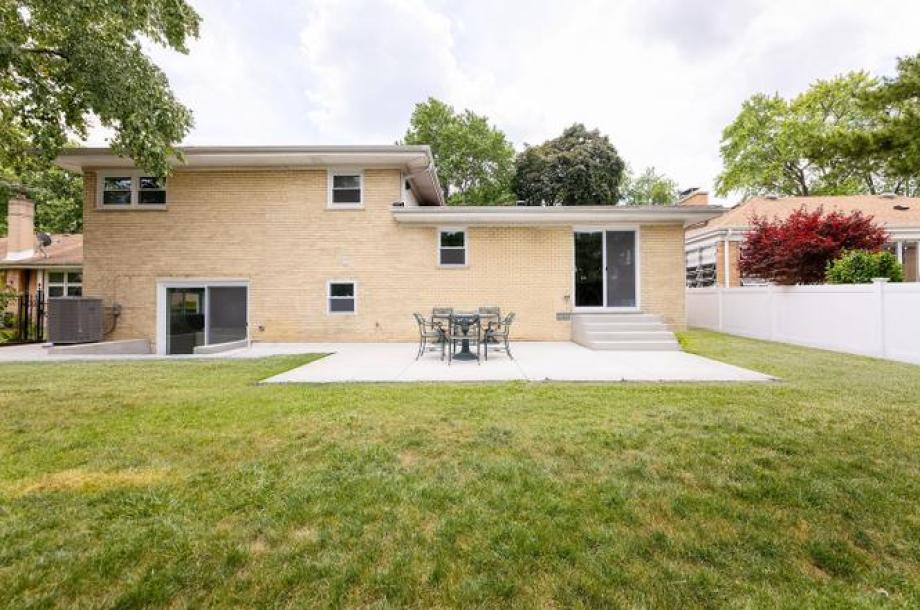 5028 Coyle Ave-24