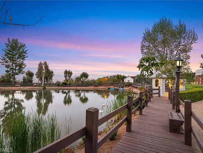 1331 Hidden Springs Dr, Corona, CA 92881-3