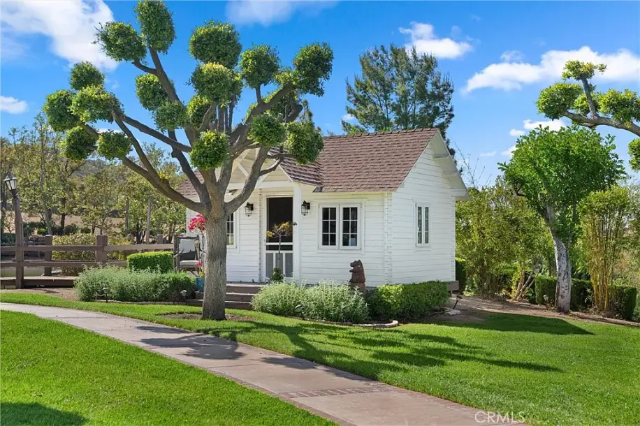 1331 Hidden Springs Dr, Corona, CA 92881-56