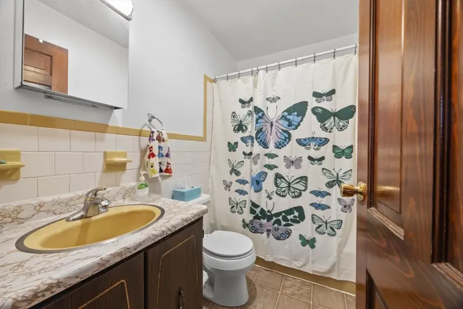 15 Vine Ave-11