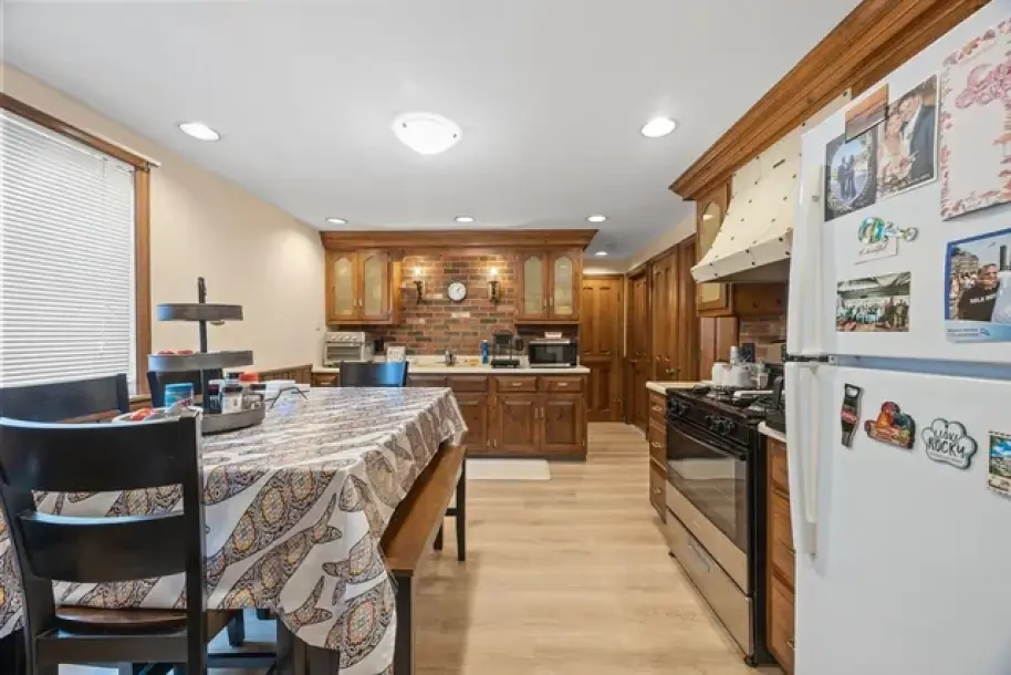15 Vine Ave-13