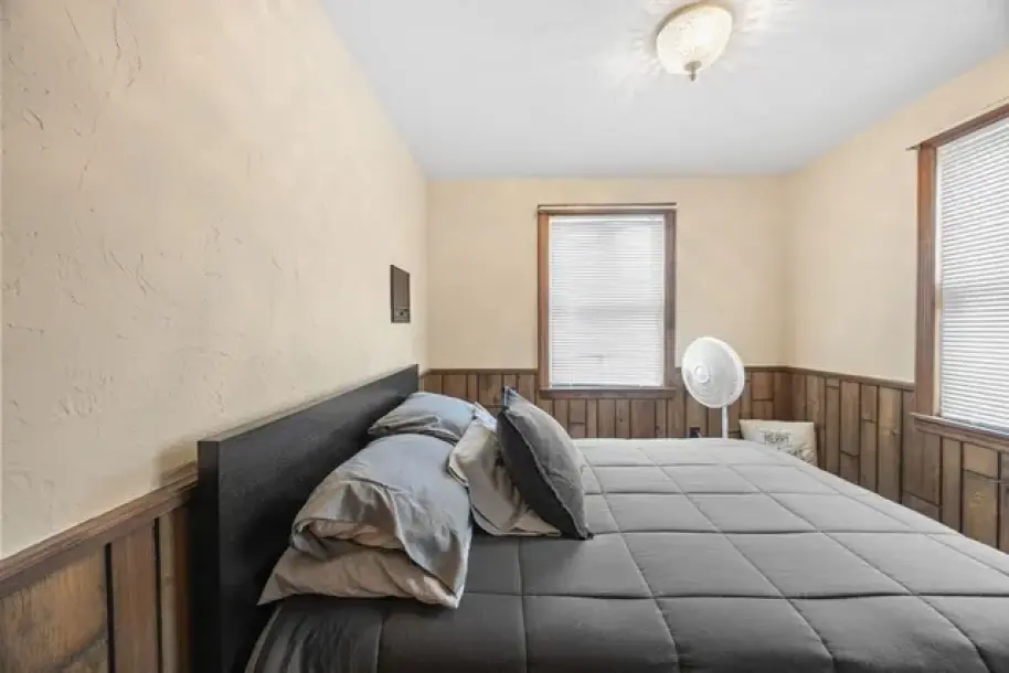 15 Vine Ave-14