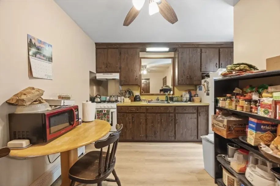 15 Vine Ave-17