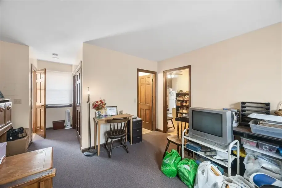 15 Vine Ave-18