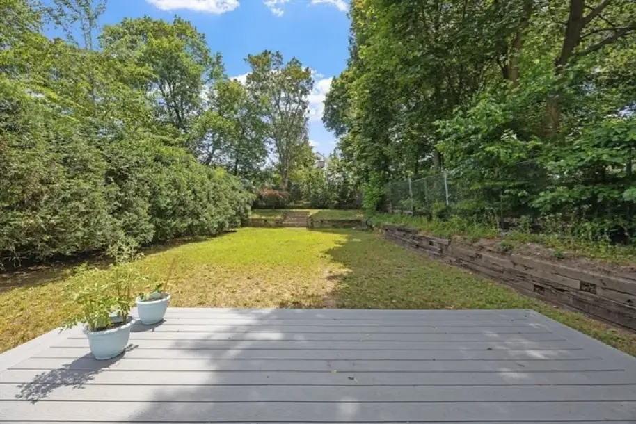 15 Vine Ave-20