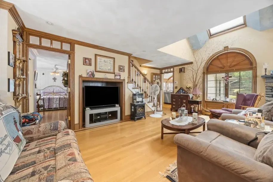15 Vine Ave-4